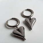 Chic heart huggies - Divine Me Essentials - Earrings