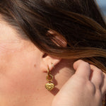 Embrace huggies - Divine Me Essentials - Earrings