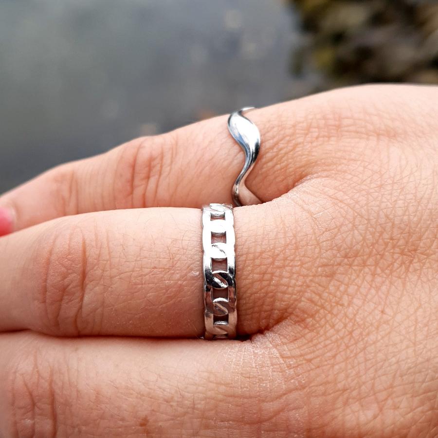 Linked chains adjustable ring - Divine Me Essentials - Ring