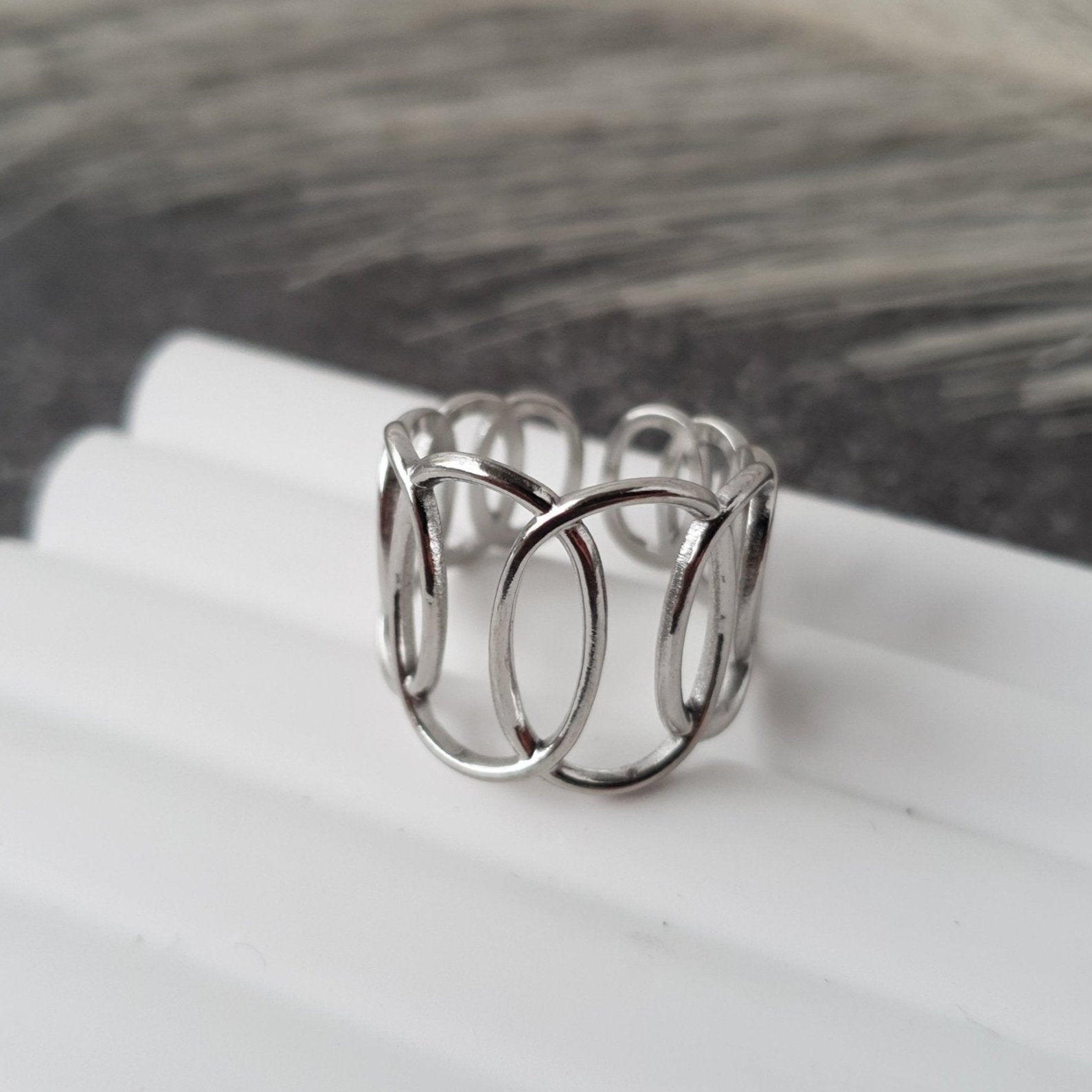 Twisted ovals adjustable ring - Divine Me Essentials - Ring